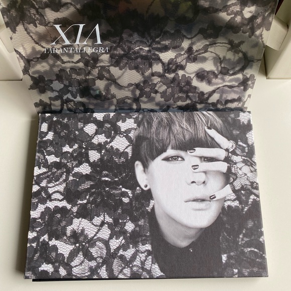 XIA Tarantallegra CD with Photobook - Picture 2 of 4